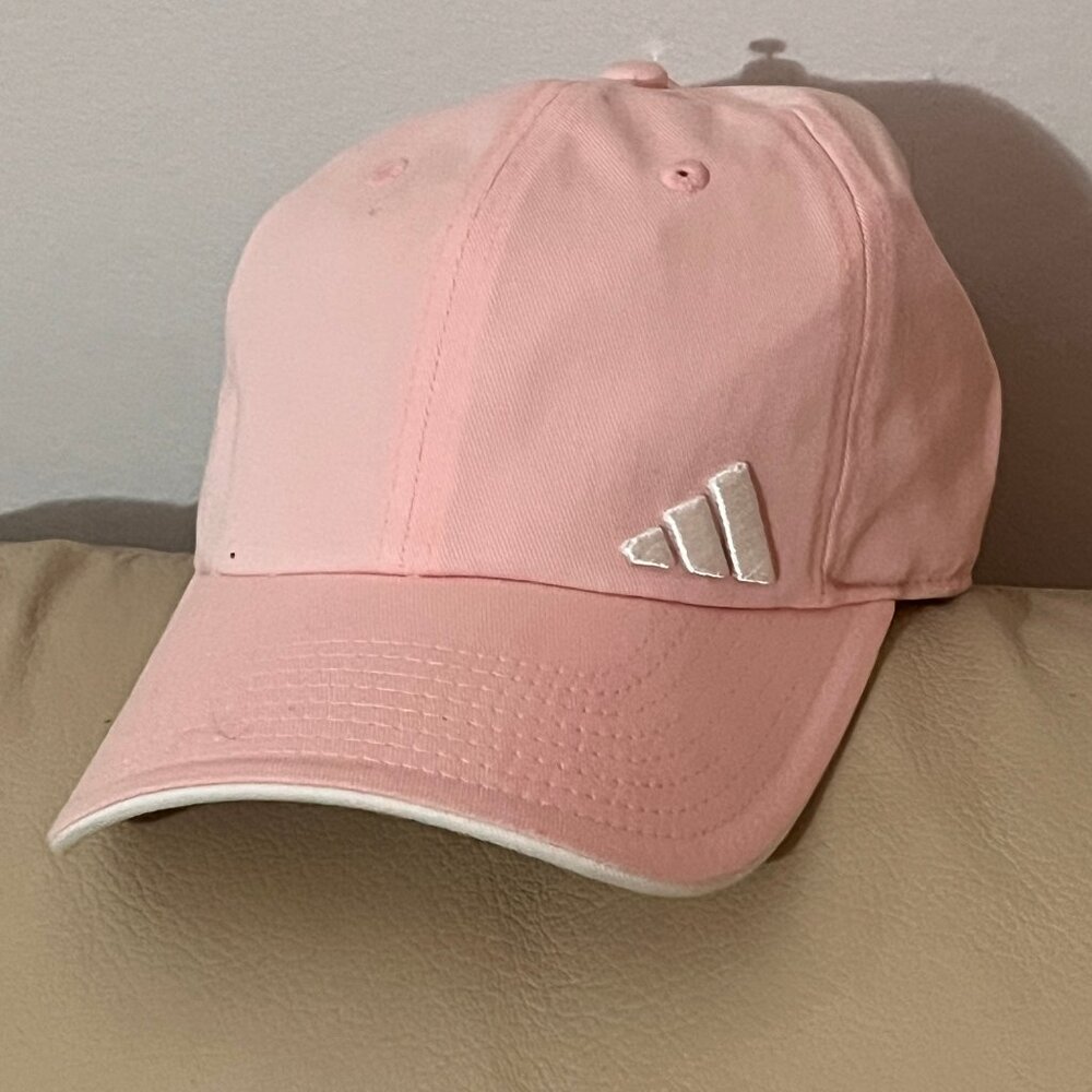 New! Adidas baseball cap in light pink